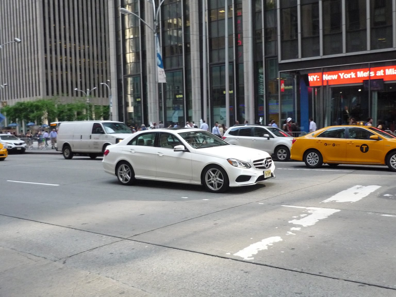 Uber loses to Waymo in self-driving vehicle service