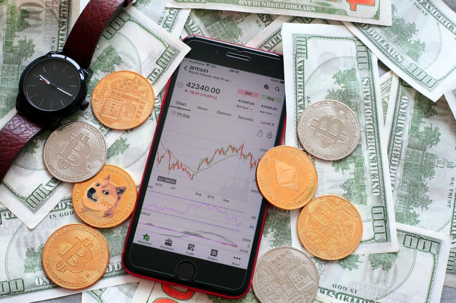 meme coins with othey cryptos - image from pixabay by sergeitokmakov