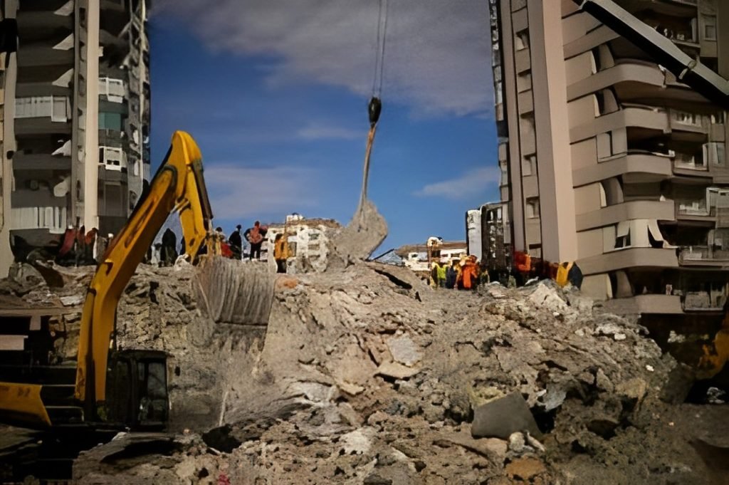 Death toll has risen to 23,700 days after earthquake Devasting damage of earthquake.