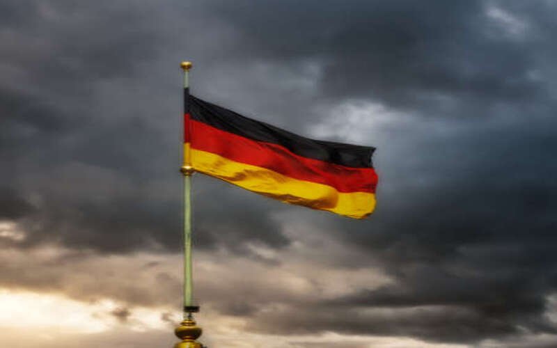 The economy ministry expects Germany to avoid recession.