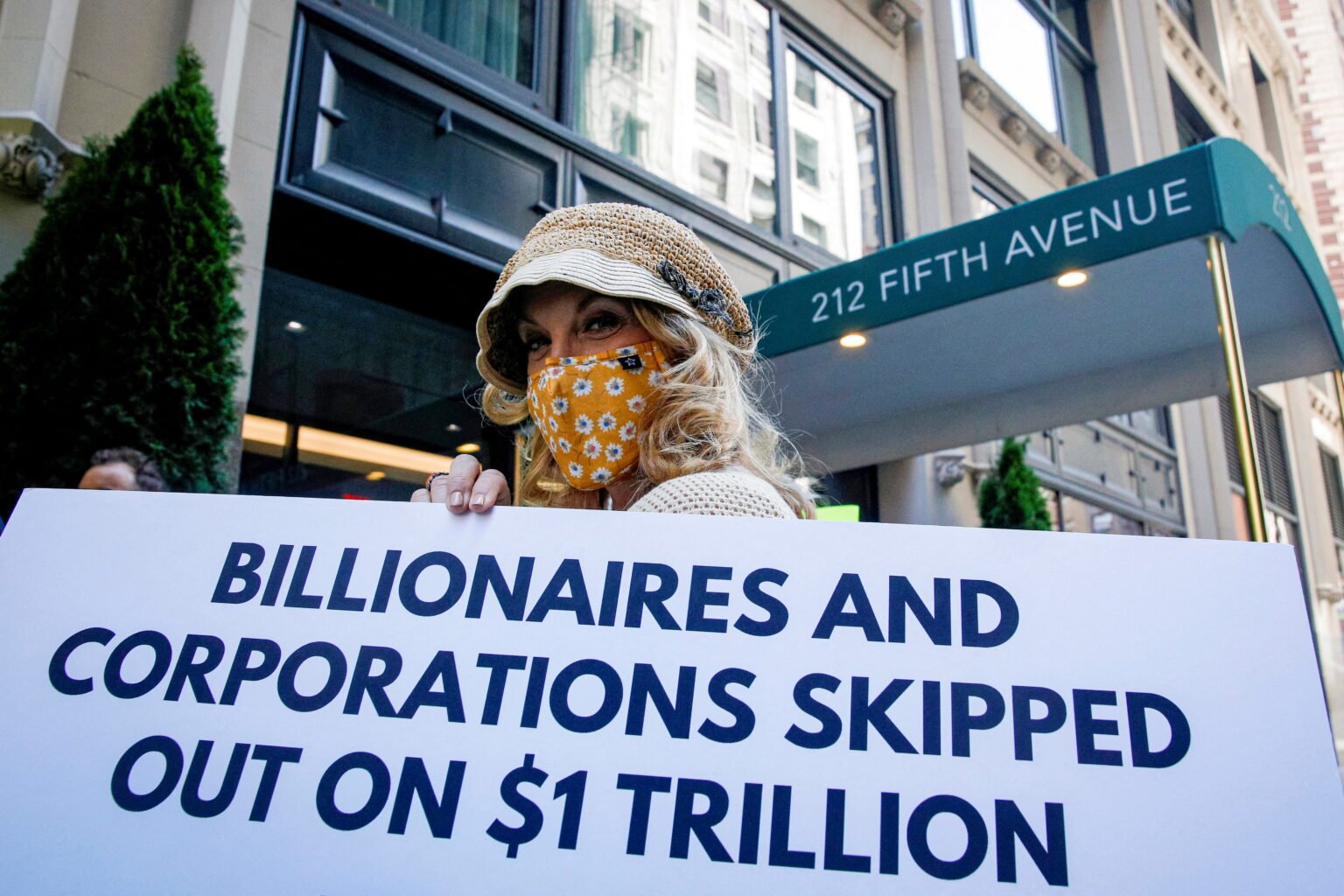 Billionaires’ Strategies for Taking Risks