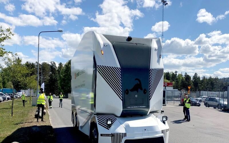 Self-driving truck company Einride enters Norway.