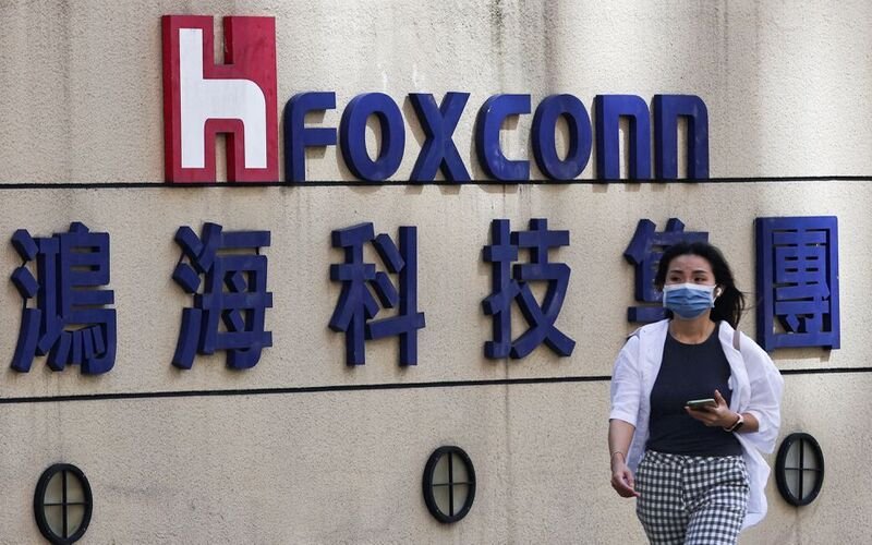 Foxconn Q2 sales drop 14%, Q3 outlook brighter before year-end peak