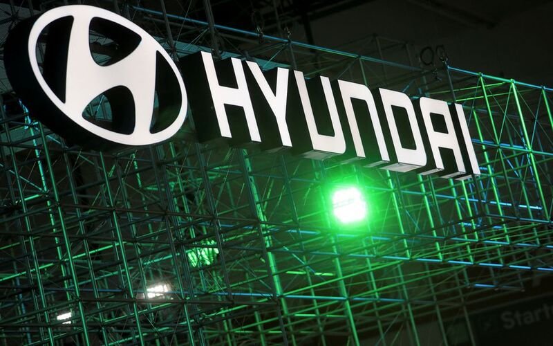 South Korea clears path for Hyundai Motor’s strike -union Hyundai logo is seen during Munich Auto Show, IAA Mobility 2021 in Munich, Germany, September 8, 2021. REUTERS/Wolfgang Rattay/File Photo