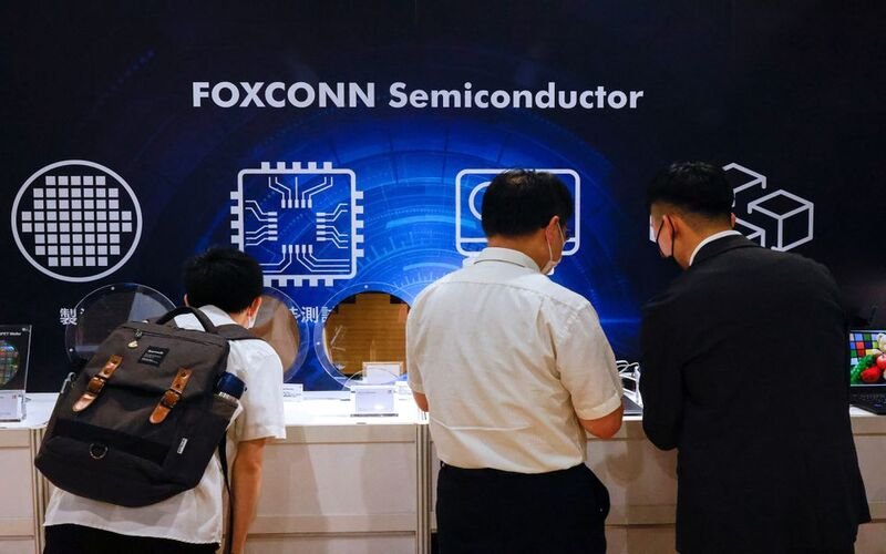 Foxconn announces $194 million components factory agreement with Tamil Nadu.