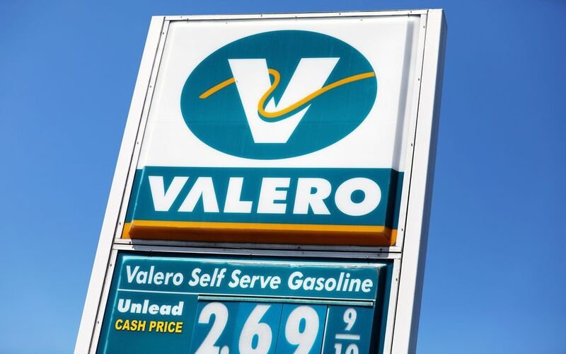 Valero Energy authorizes share repurchases of up to $2.5 bln