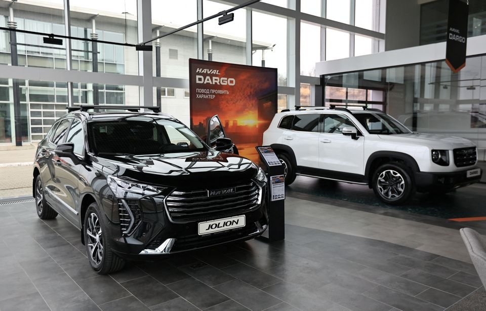 China’s Great Wall Motor is first EV maker to respond to EU anti-subsidy probe Haval cars produced by Chinese automaker Great Wall Motors are on display for sale at a dealership in Artyom near Vladivostok, Russia, March 22, 2023. REUTERS/Tatiana Meel/File Photo