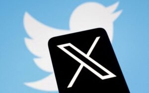 The logo for social media platform X, following the rebranding of Twitter, is seen covering the old logo in this illustration taken, July 24, 2023. REUTERS/Dado Ruvic/Illustration/File Photo