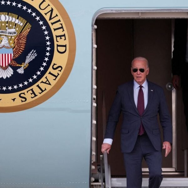 U.S. President Joe Biden disembarks from Air Force One at San Francisco International Airport, as he arrives to attend the APEC (Asia-Pacific Economic Cooperation) Summit in San Francisco, California, U.S., November 14, 2023. REUTERS/Brittany Hosea-Small/File Photo