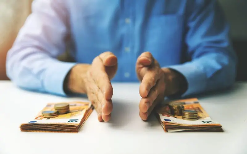 Gift Splitting: Definition, Example, and Tax Rules File Photo: Gift Splitting: Definition, Example, and Tax Rules