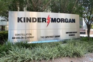 The headquarters of U.S. energy exporter and pipeline operator Kinder Morgan Inc. is seen in Houston, Texas, U.S. September 27, 2020. Picture taken September 27, 2020. REUTERS/Gary McWilliams/File Photo