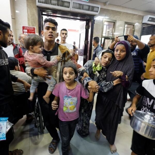 Palestinians react at a hospital following Israeli strikes, amid the ongoing conflict between Israel and the Palestinian group Hamas, in Khan Younis in the southern Gaza Strip November 13, 2023. REUTERS/Mohammed Salem