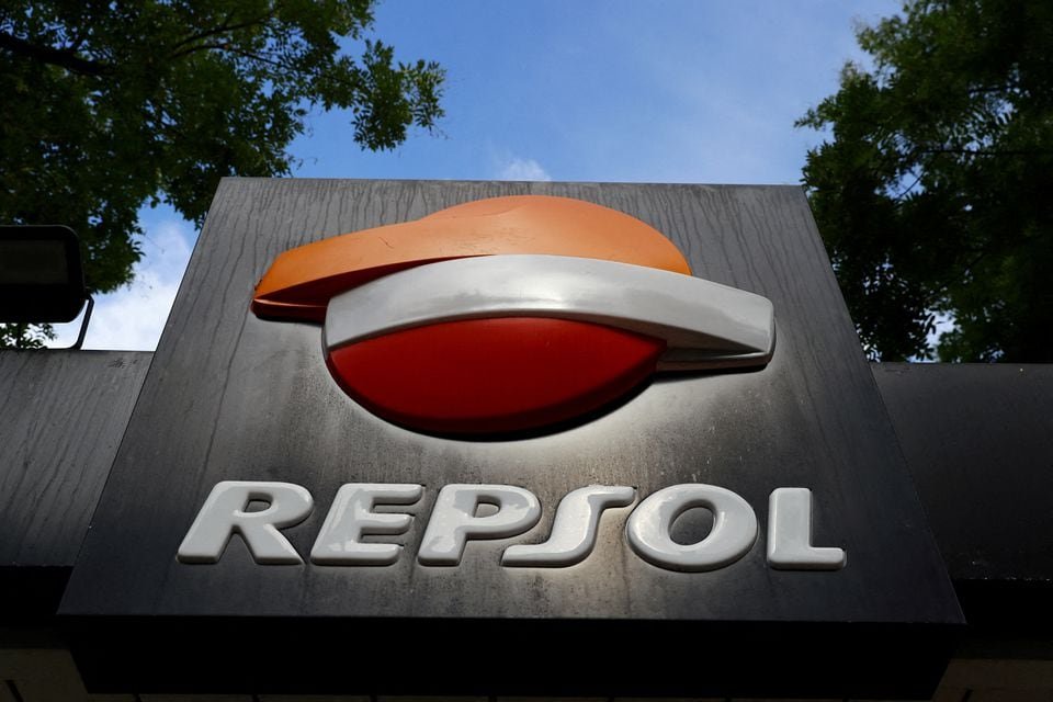 Spanish competition watchdog investigates oil company Repsol The logo of Spanish energy group Repsol is seen at a gas station in Madrid, Spain September 7, 2022. REUTERS/Violeta Santos Moura/File Photo