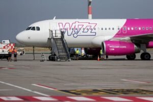Wizz Air's aircraft is parked on the tarmac at Ferenc Liszt International Airport in Budapest, Hungary, August 18, 2022. REUTERS/Bernadett Szabo/File Photo