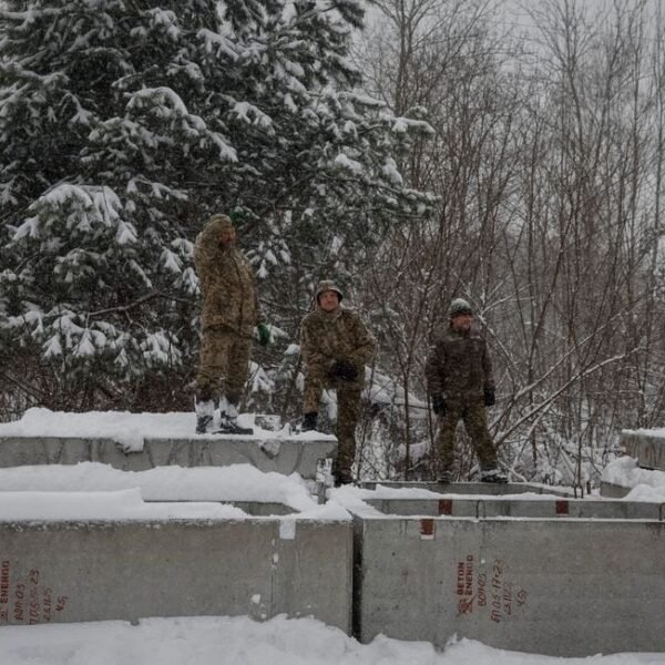 File photo: Ukrainian soldiers rest as they construct shelters for new defensive line, amid Russia's attack on Ukraine, near Belarus border in Chornobyl exclusion zone, Ukraine December 14, 2023. REUTERS/Gleb Garanich/File photo