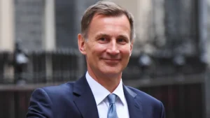 Jeremy Hunt to Share Plans for 2p National Insurance Decrease