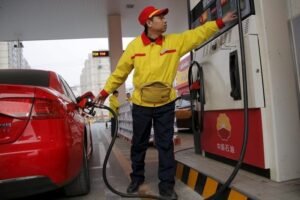 Oil Prices Hold onto Gains Amid Optimistic China Trade Figures