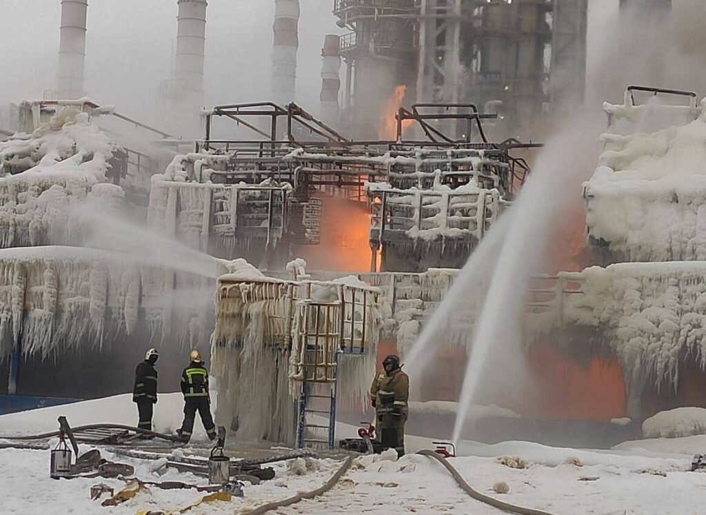 Ukrainian Drones Targeting Russian Refineries: Situation Intensifies