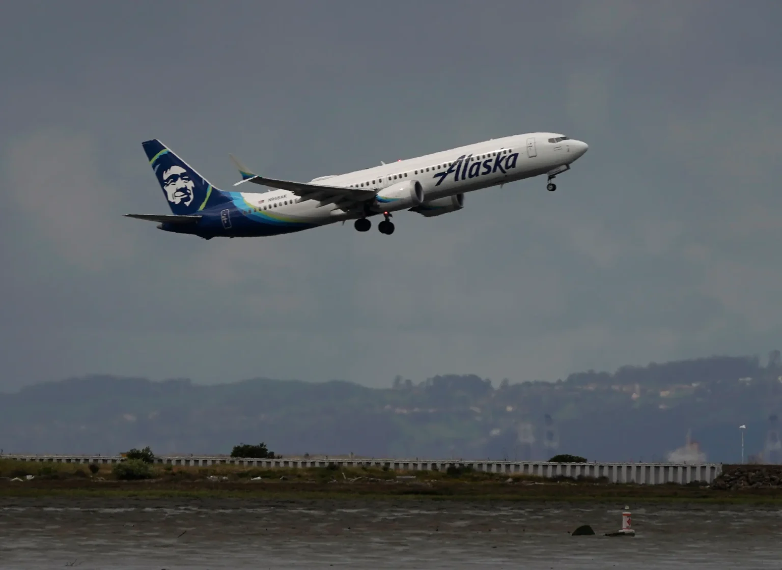 Alaska Airlines Flights Resume: Aircraft System Issue Resolved Alaska Airlines Flights Resume: Aircraft System Issue Resolved