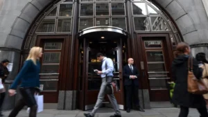 Goldman Sachs Abolishes Bonus Limitations for Bankers