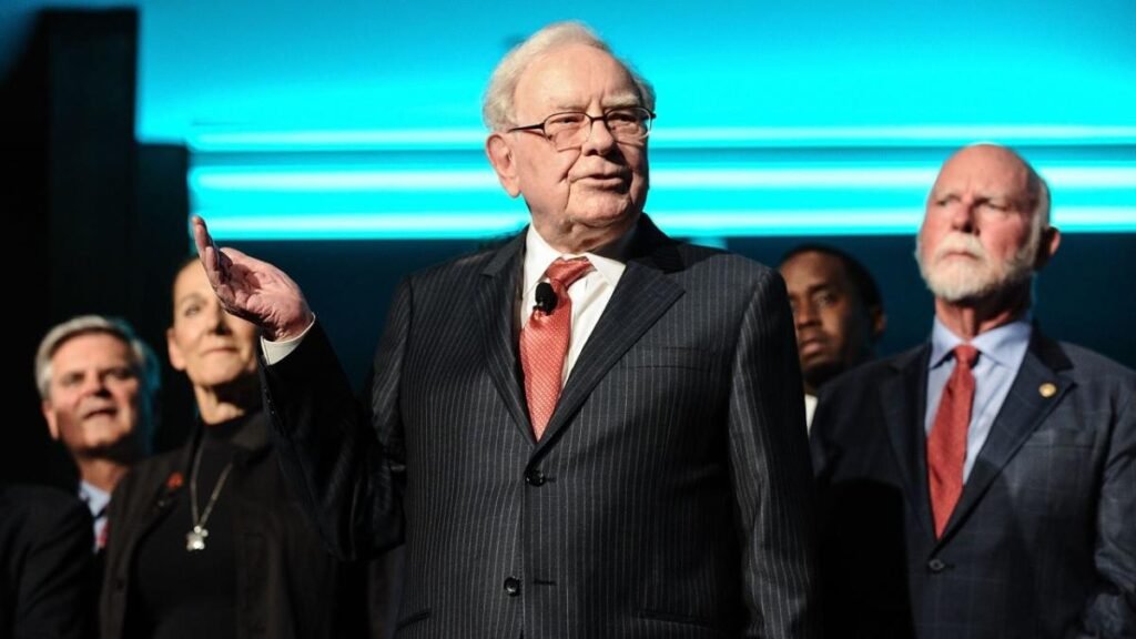Buffett Optimistic about Apple Despite Stake Reduction, Trusts