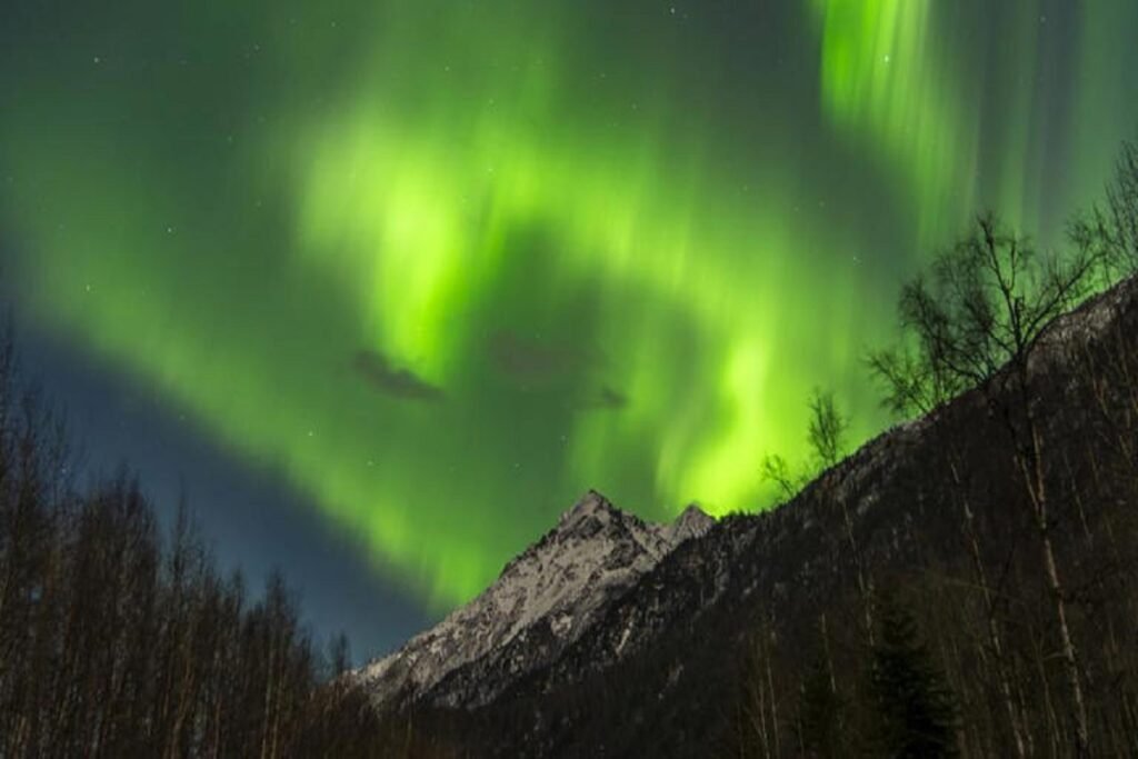 Aurora-Alert-22-States-May-See-Northern-Lights-Tonight