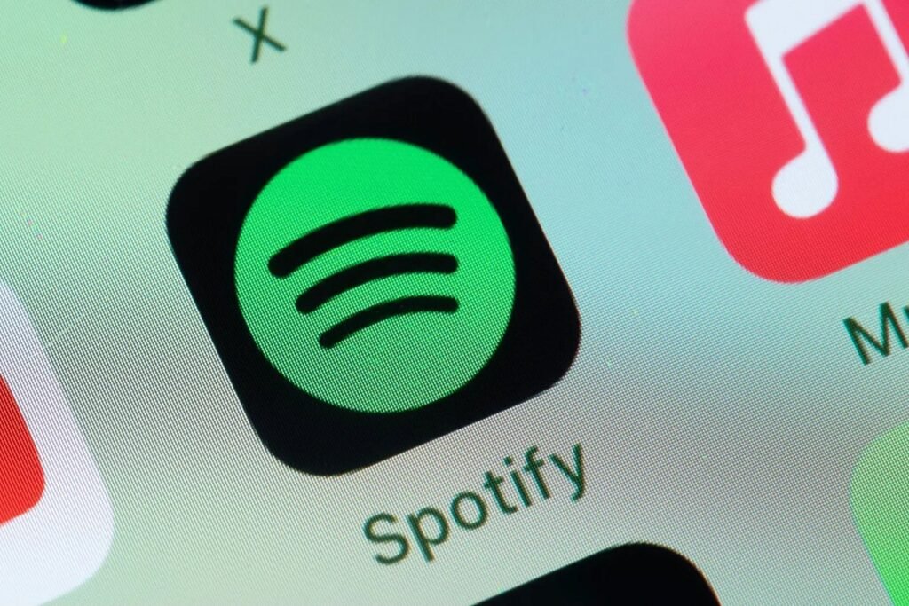 Spotify-Invests-1M-in-Audiobooks