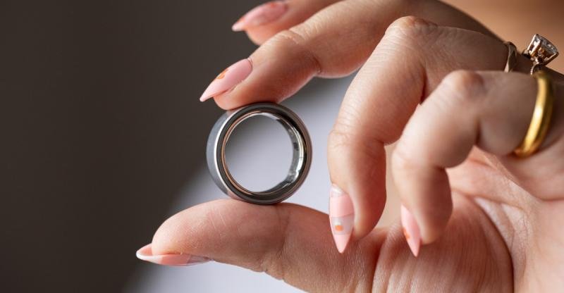 Inside Oura’s $1B Rise: How a Sleep-Tracking Ring Is Challenging Apple & Google.