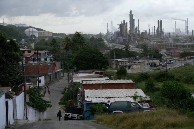 US Begins Official Sales of Venezuelan Oil
