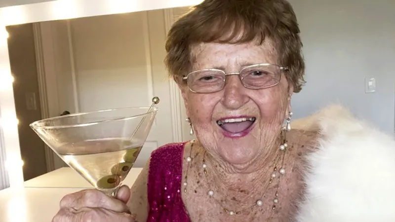 Meet the Grandmothers Taking Over TikTok: From Viral Fame to Millions in Earnings