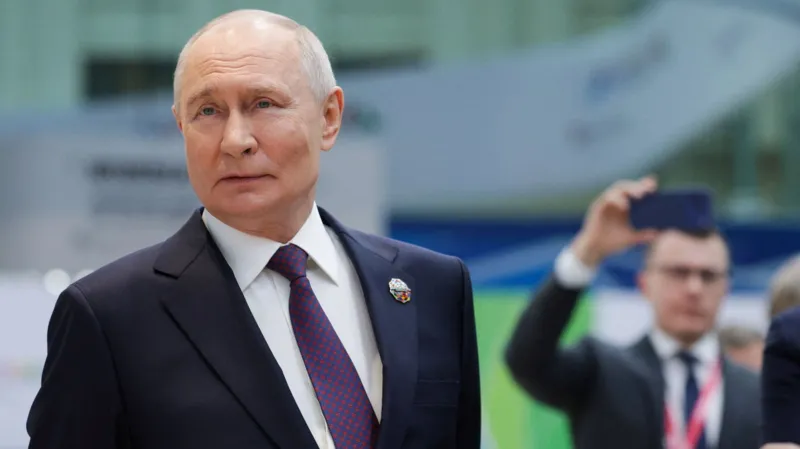 Putin Calls Elon Musk a “Real Genius” Amid Satellite Technology Talks